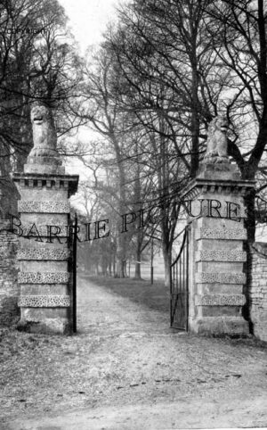 Stalbridge, Park Farm Entrance Gates 1918