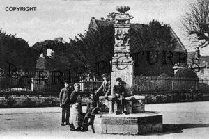 Wilton, The Old Church and Market Cross c1910