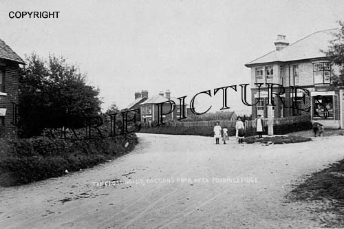 Daggons, The Cross Roads c1910