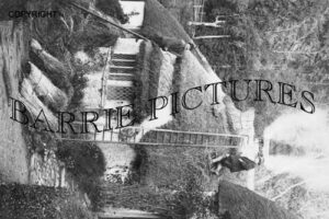 Selworthy, Thatchinf the Res c1930