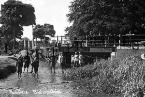 Bishopstoke, Paddlers c1940